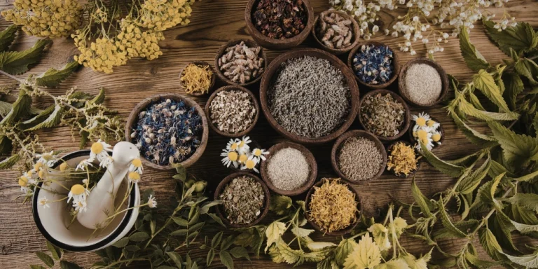 What are the natural ways to prevent acne marks?